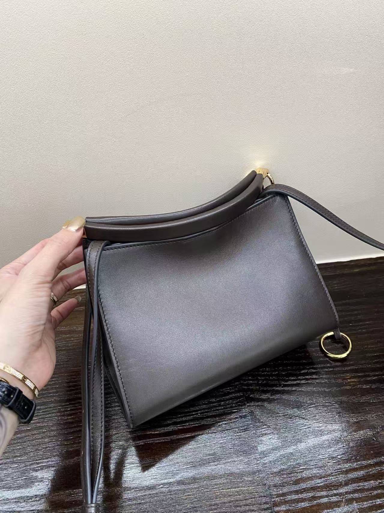 알라이아 AL Click 라지 (클립형/양가죽) 딥브라운 竖版乌木棕