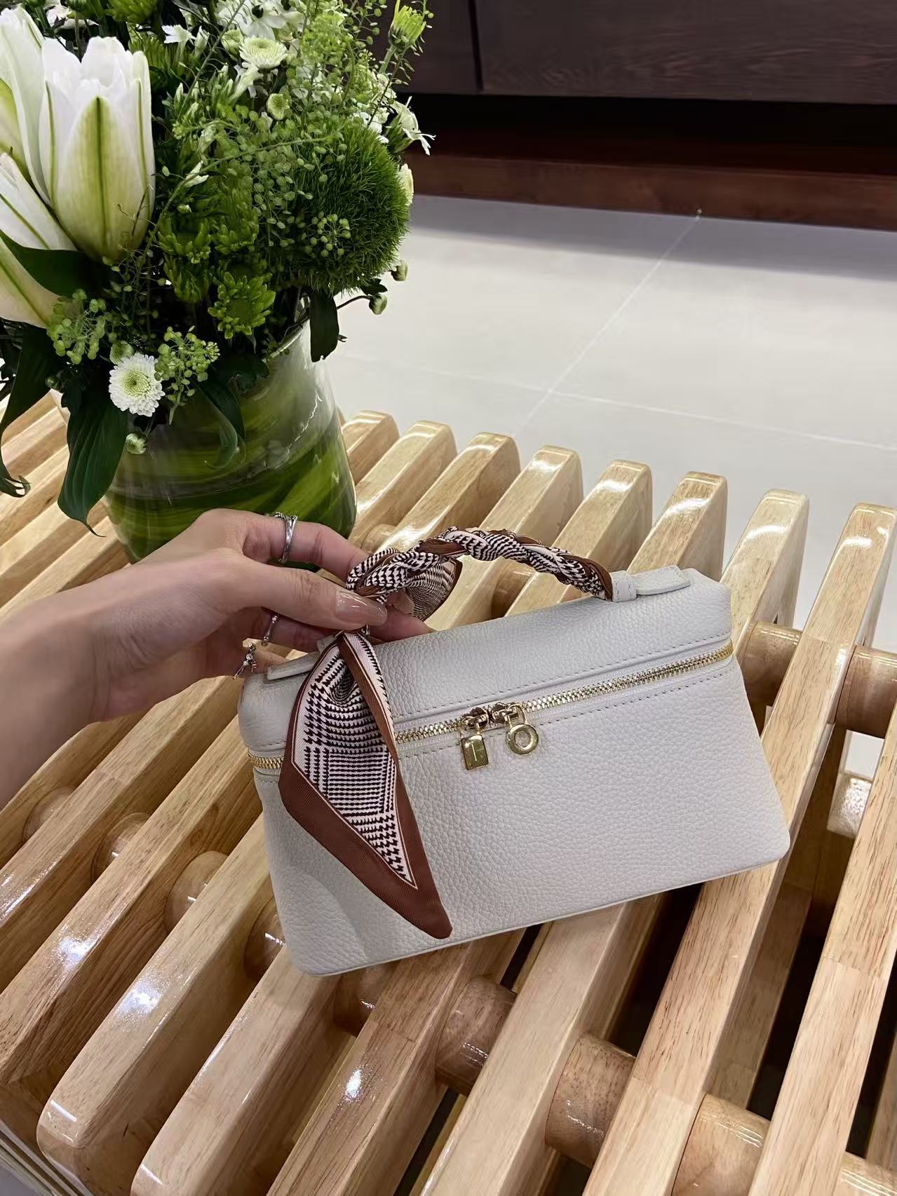 로로피아나 Loro Piana 19 보나도 牛皮低语白金