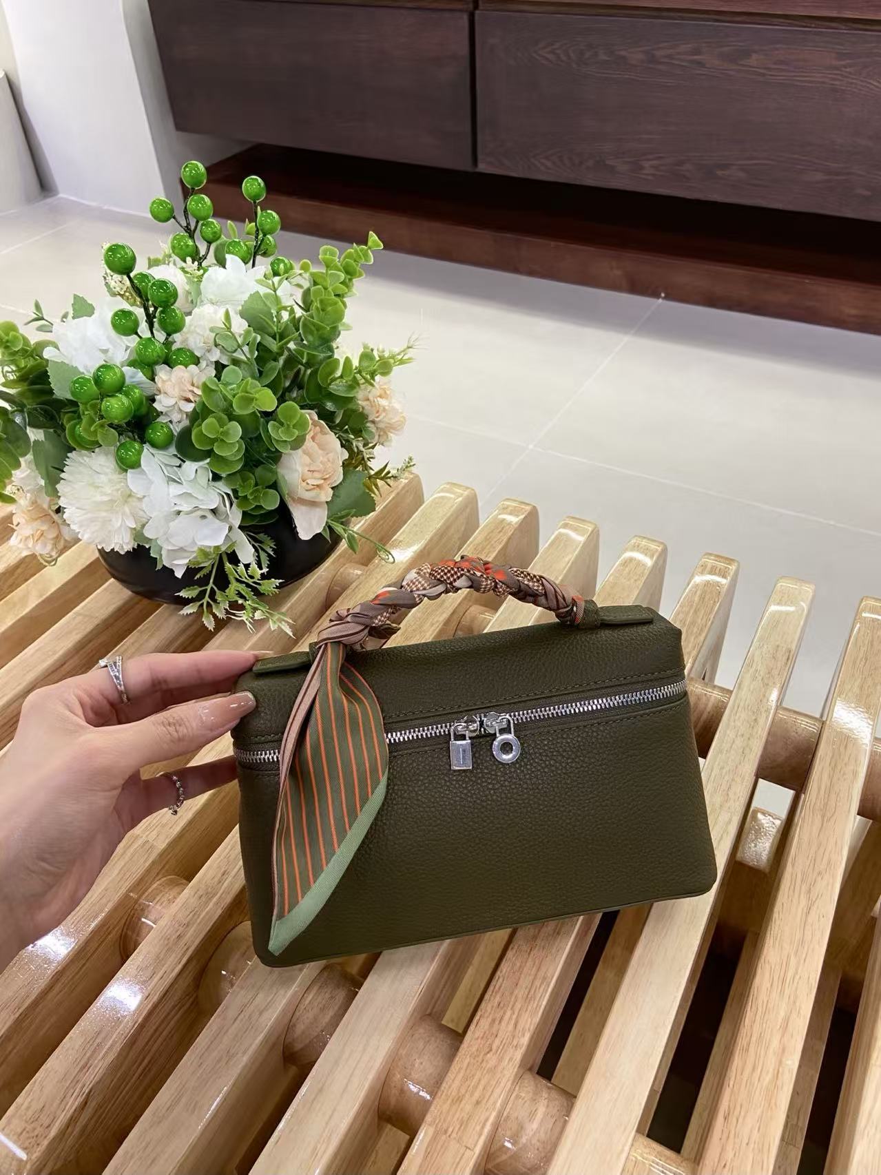 로로피아나 Loro Piana 19 보나도 牛皮橄榄绿