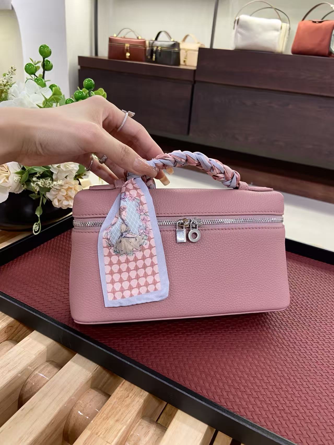 로로피아나 Loro Piana 19 보나도 牛皮蜜桃粉