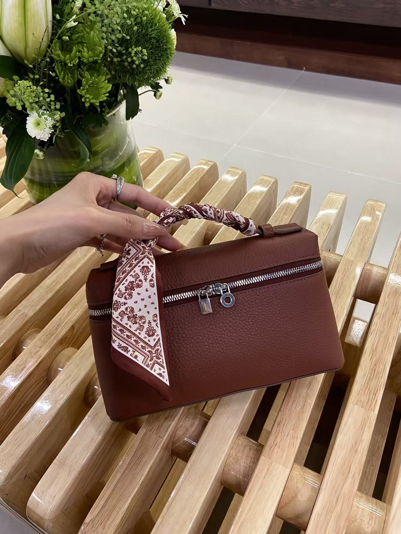 로로피아나 Loro Piana 19 보나도 牛皮砖红色