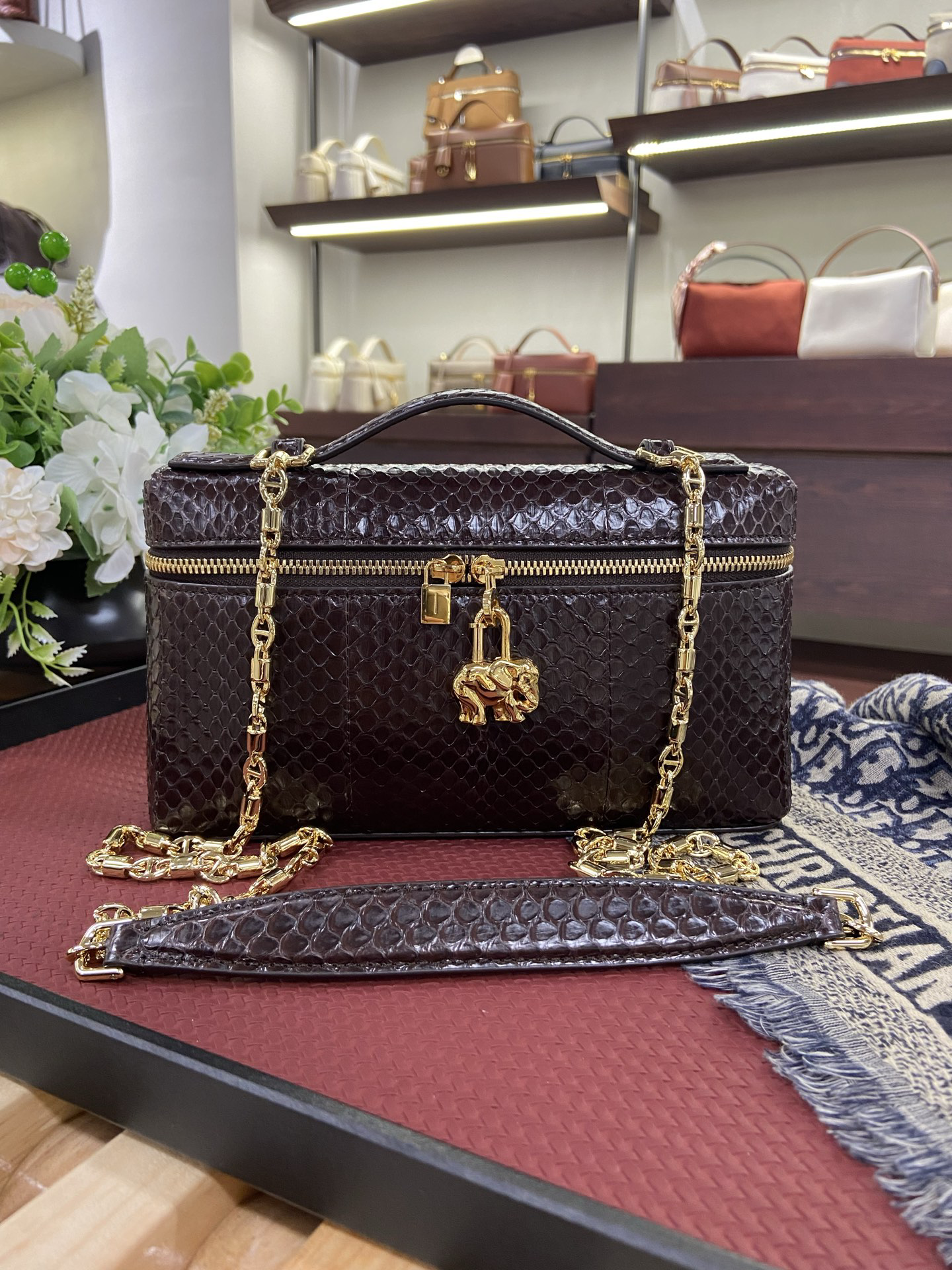 로로피아나 Loro Piana 19 뱀가죽 蛇皮乌木色