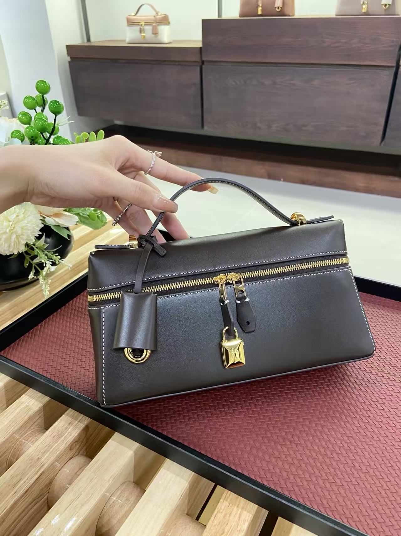 로로피아나 Loro Piana 23 새들가죽 平纹巧克力色