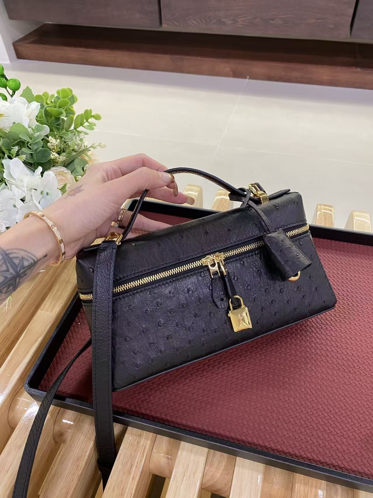 로로피아나 Loro Piana 23 타조가죽 鸵鸟皮黑色