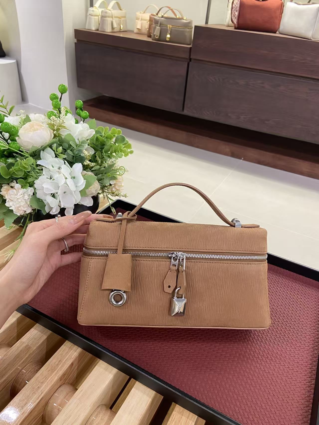 로로피아나 Loro Piana 23 GR누벅  牙签纹金棕色