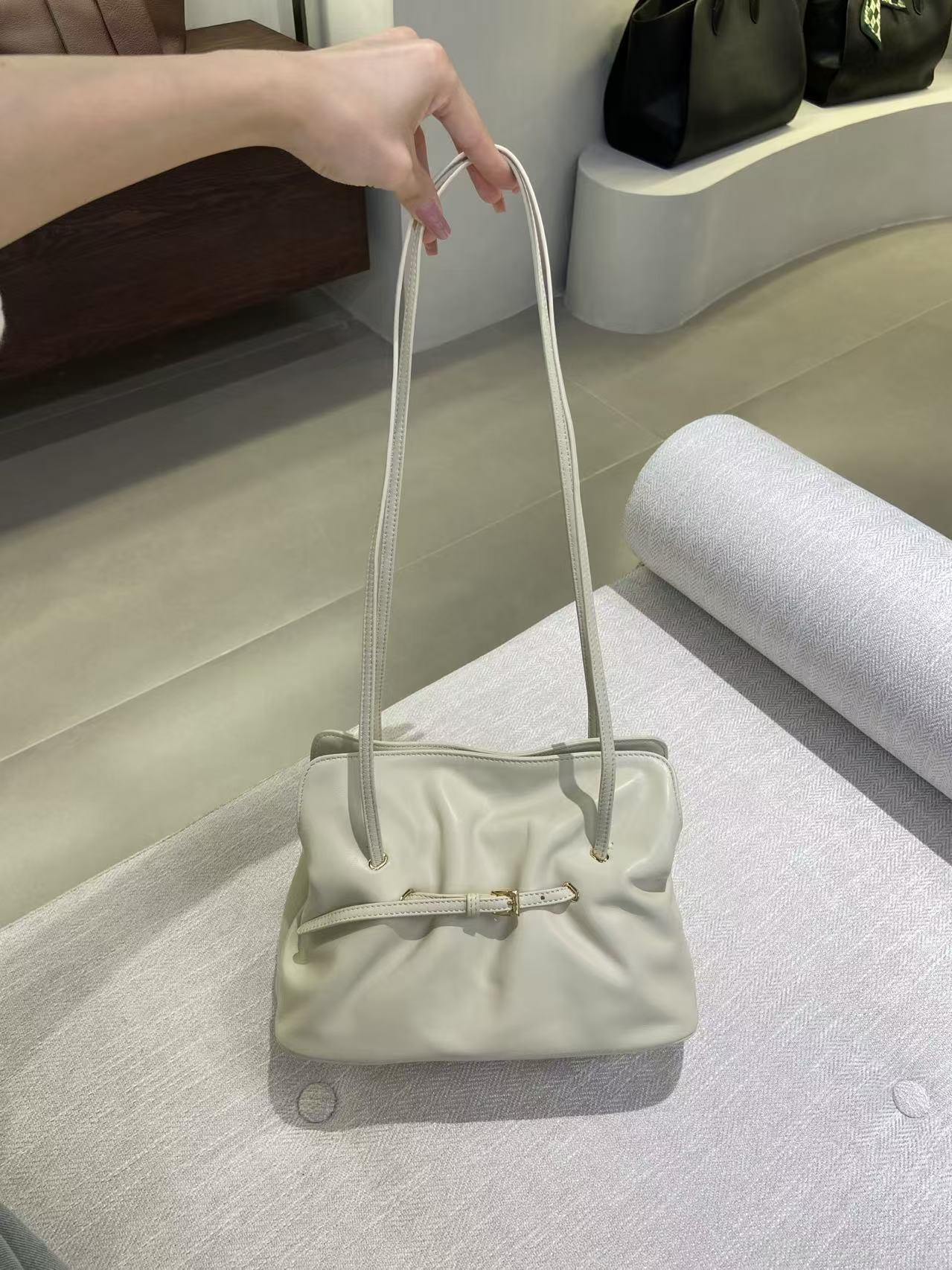프라다 Prada 다다백 민트색 象牙白