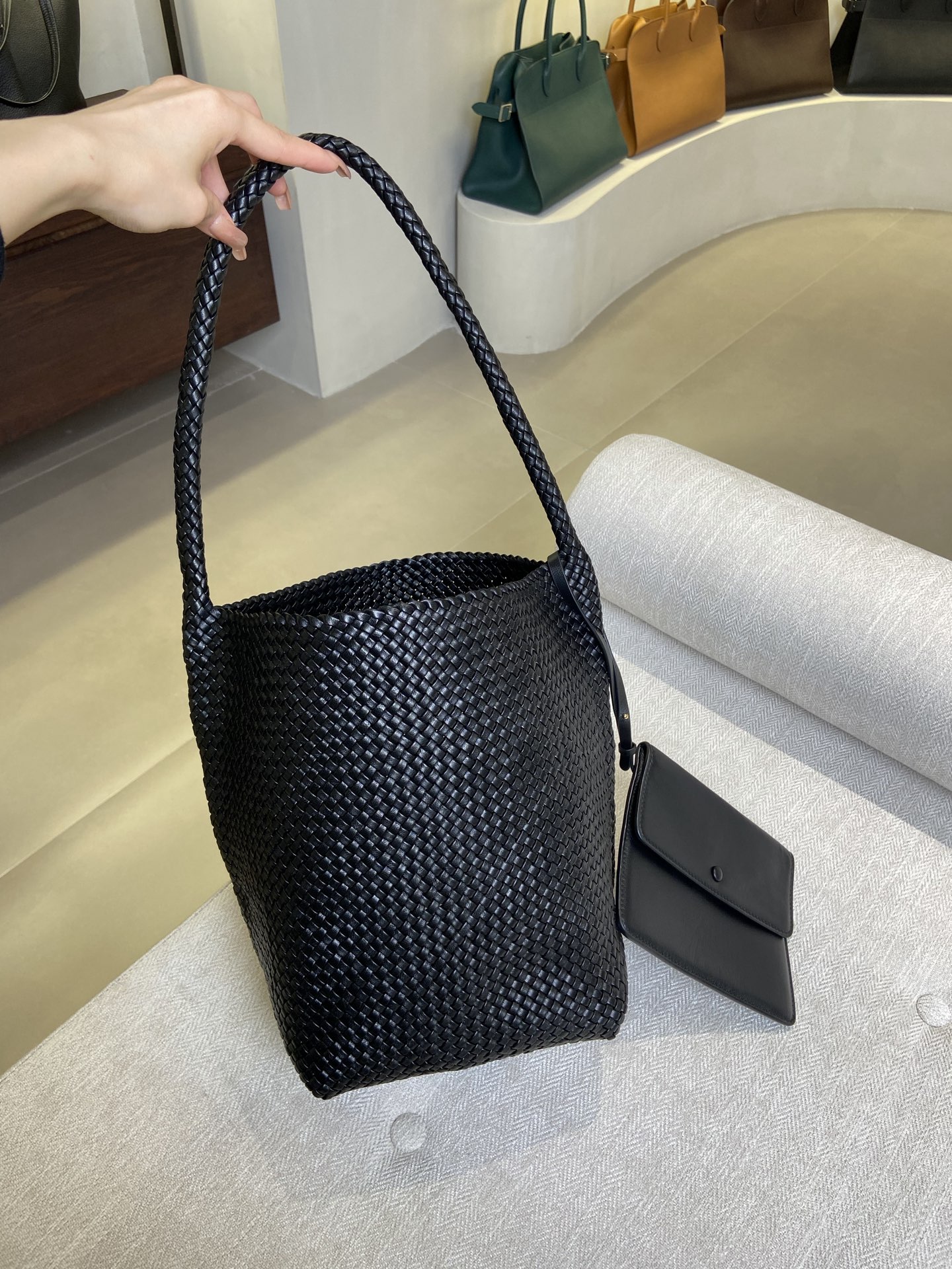 中号编制水桶（黑色）