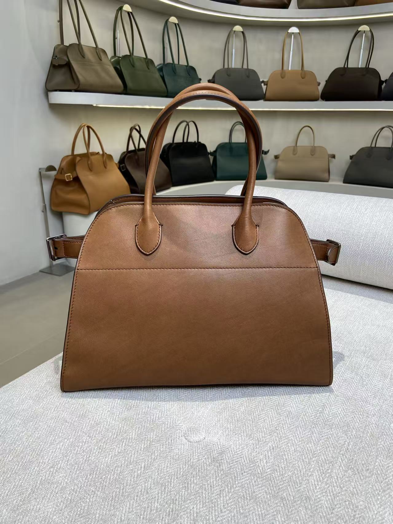 Margaux12枫叶棕